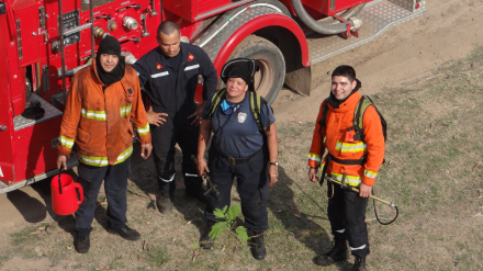 María Gómez junto a sus compañeros del cuartel San Fernando.jpg