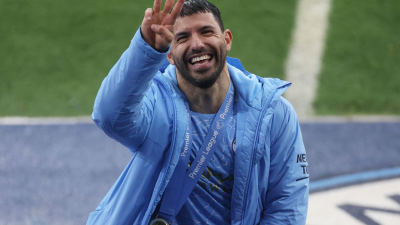 El gesto del Kun con los empleados del Manchester City
