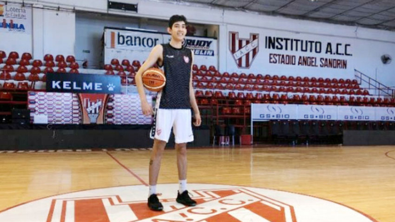 Josué Santillán Paz, debut en Liga Nacional Básquetbol y gran proyección