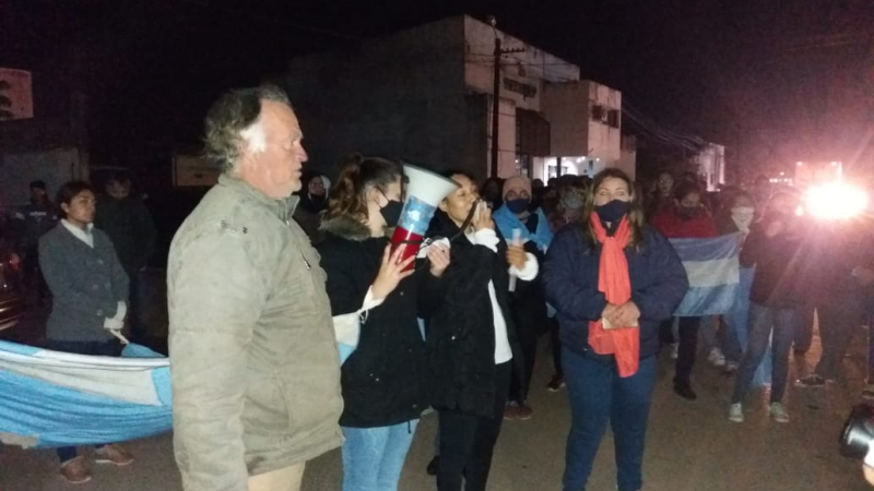 Marcha pidiendo la libertad del policía preso por homicidio