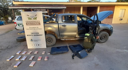 thumbnail_Ocultaba más de 14 kilos de cocaína en los paneles de las puertas de una camioneta (2).jpg
