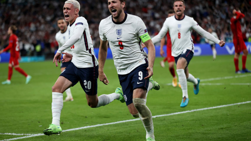 Con un polémico penal, Inglaterra derrotó a Dinamarca y es finalista de la Eurocopa