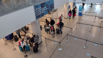 Evacuan el aeropuerto de Rosario por una amenaza de bomba
