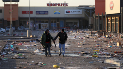 Masivas protestas callejeras en Sudáfrica suman 72 muertos