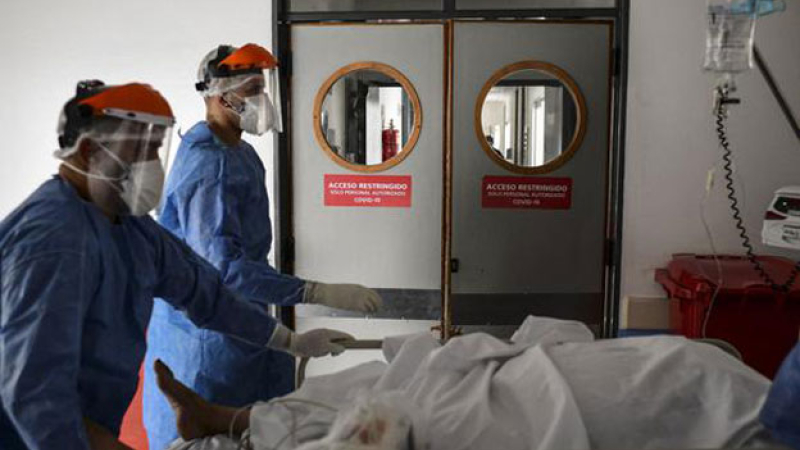 Confirmaron 300 muertes y 13.736 contagios en las últimas 24 horas