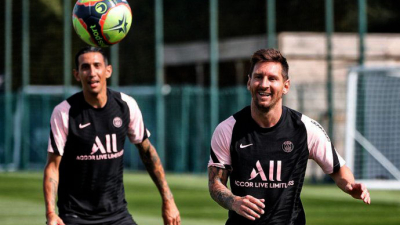 Messi montó un show de gambetas y goles en la práctica del PSG
