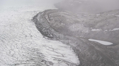 Groenlandia: inédita lluvia en la cumbre del glaciar alerta por el calentamiento global