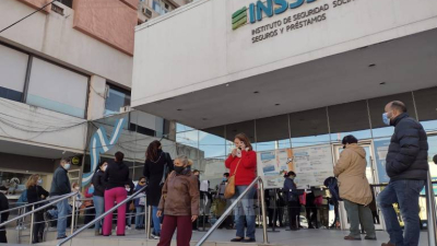 Jubilados docentes se manifestarán frente a las delegaciones del Insssep