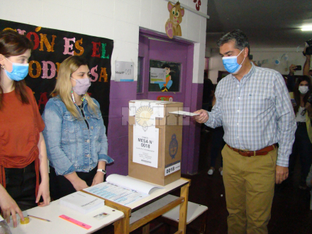 Capitanich votando 2.JPG