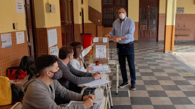 Rozas: "La gente está con un distanciamiento importante con la clase política"