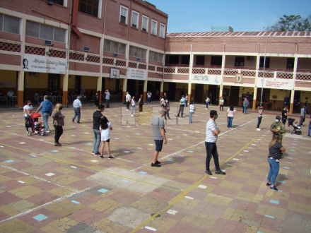 colas escuelas 2.JPG