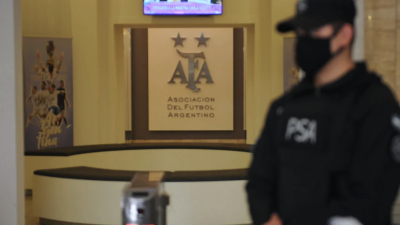 Allanaron la AFA y distintos clubes por presunta evasión en la transferencia de jugadores y lavado de dinero