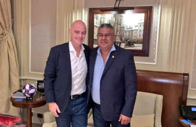 Infantino se reúne con Tapia en busca de apoyo para Mundial cada dos años