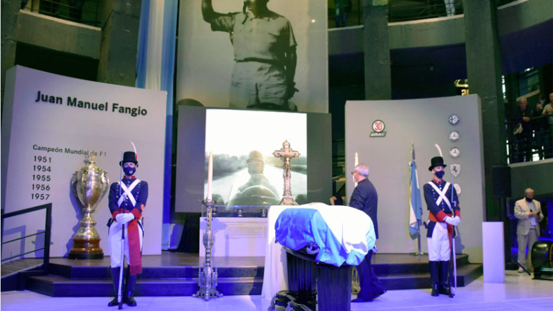 Trasladaron los restos de Fangio a su Museo de Balcarce