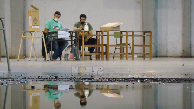 Jornada electoral bajo agua