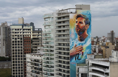 Inauguran el mayor mural de Rosario en homenaje a Messi