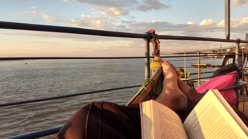 Escritoras, escritores y referentes culturales recomiendan lecturas para el verano 2022