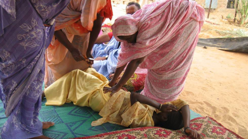 OMS: casos y costos de la mutilación genital femenina se duplicarán en 25 años