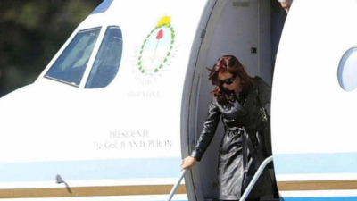 Los vuelos de Cristina a El Calafate 1800% más caros que en un avión de línea