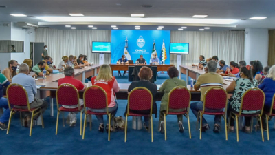El Gobierno busca acercar posiciones con los docentes para evitar el paro
