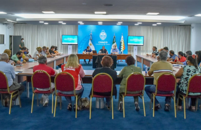 El Gobierno busca acercar posiciones con los docentes para evitar el paro