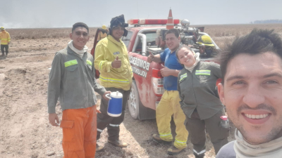 "Este aplauso lo tomo y lo reparto entre quienes hoy son bomberos"