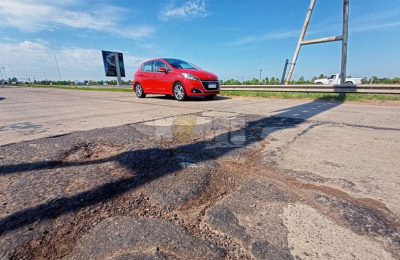 Calamitoso estado del primer tramo de la autovía Nicolás Avellaneda