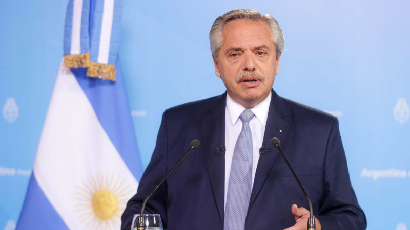 Alberto inició su "guerra" sin mayores medidas ni precisiones