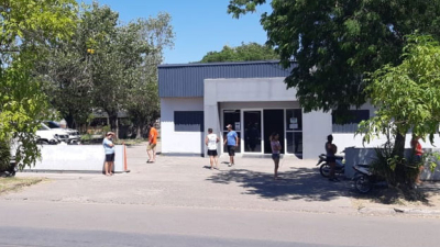 Resistencia: mujer amenazó ante los policías con degollar a su hijo