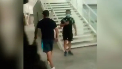 Hinchas de Racing echaron de una tribuna a un ex intendente condenado por abuso sexual