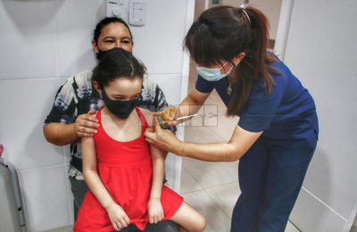 ¿A qué edad se aplica la vacuna contra el sarampión?