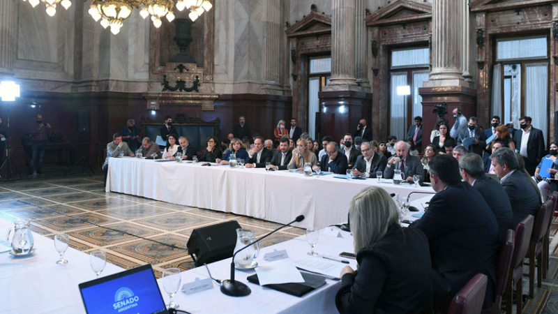 Avanza el proyecto para pagar la deuda con los dólares fugados