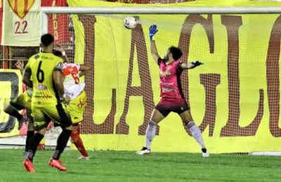 Sarmiento, sin triunfo y sin punta