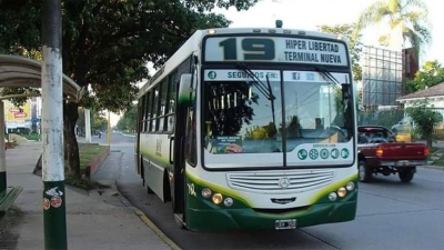 Dueño de una empresa de transporte y se casó arriba de un colectivo