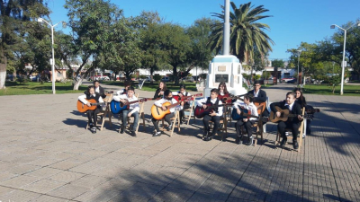Desde Quitilipi alumnos y alumnas interpretan el Himno Nacional Argentino
