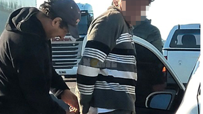 Un productor fue salvajemente golpeado por tres sujetos durante un asalto