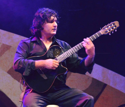 Ferreyra guitarrista 1.jpg
