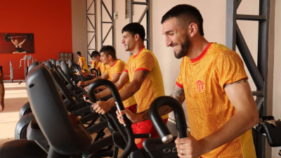 Sarmiento llegó y entrenó con la cabeza puesta en Sportivo Las Parejas