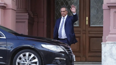Tras 44 días en el gabinete, Scioli vuelve a la embajada argentina en Brasil