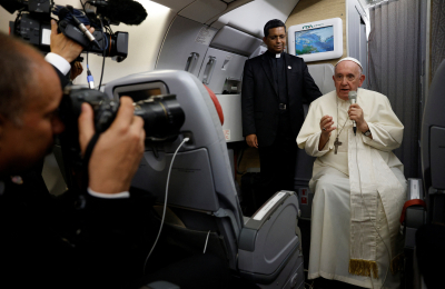 Papa Francisco: hubo "genocidio" en escuelas de la Iglesia para niños indígenas en Canadá