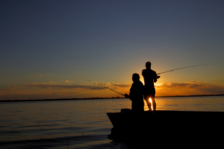 Isla del Cerrito-rio-pesca-atardecer-sol-silueta.JPG