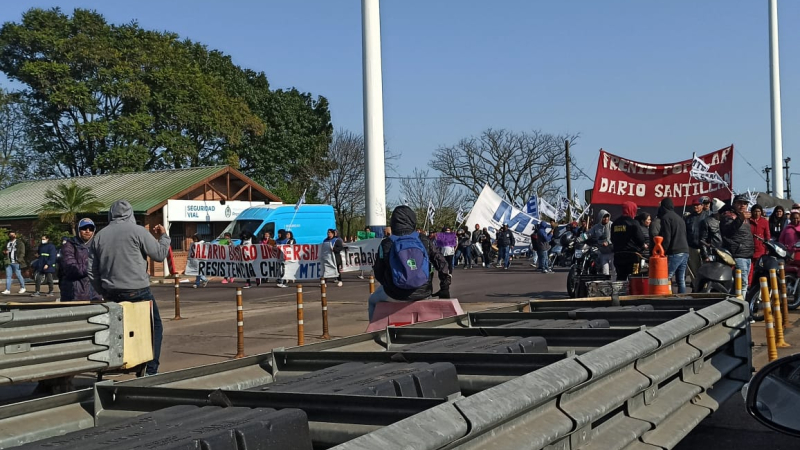 Por una protesta nacional hay demoras en el puente Chaco- Corrientes