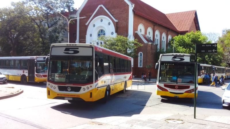 Usuarios ya padecen el paro de transporte urbano de pasajeros