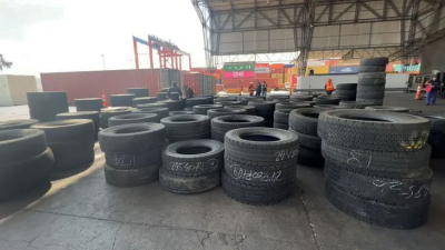 Aduana frenó las operaciones de dos importadores de neumáticos