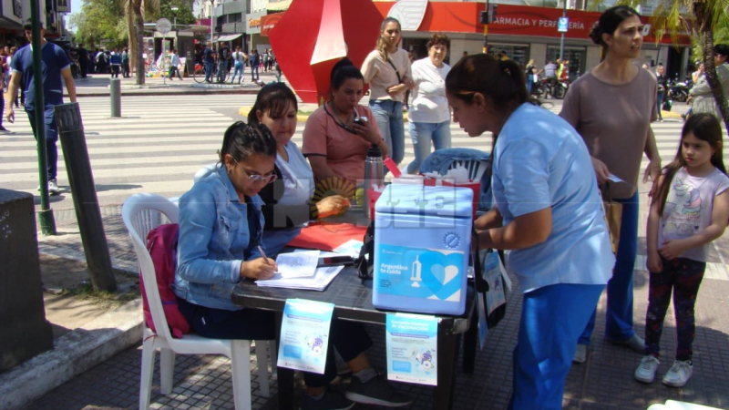 Avanza la campaña de vacunación infantil contra sarampión, rubéola, paperas y polio