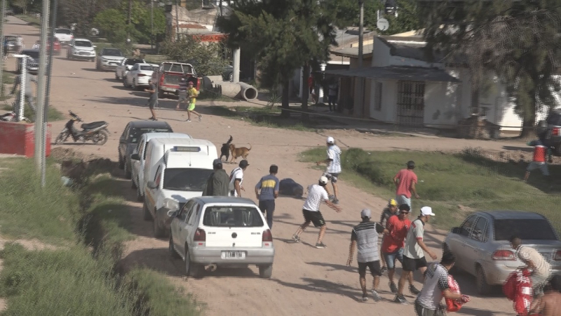 Dos policías heridos tras graves incidentes en la previa de Juventud- Cooperativista