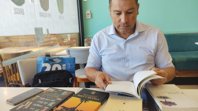 Oscar Yaniselli: "Debemos cerrar la brecha entre los que leen y los que no leen"
