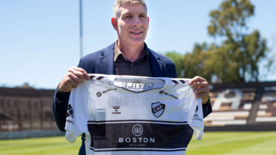 Palermo fue presentado como director técnico de Platense