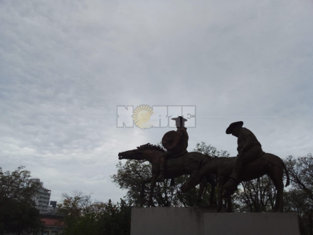 nublado caballeros.jpeg