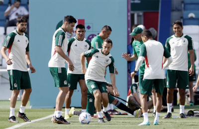 México juega su última carta ante la sorprendente Arabia, que también sueña